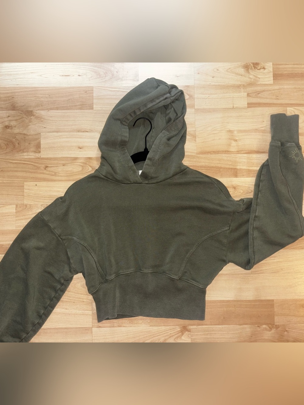 aerie Cropped Hoodie Sweater in Olive Green